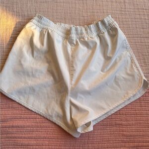 White workout shorts S